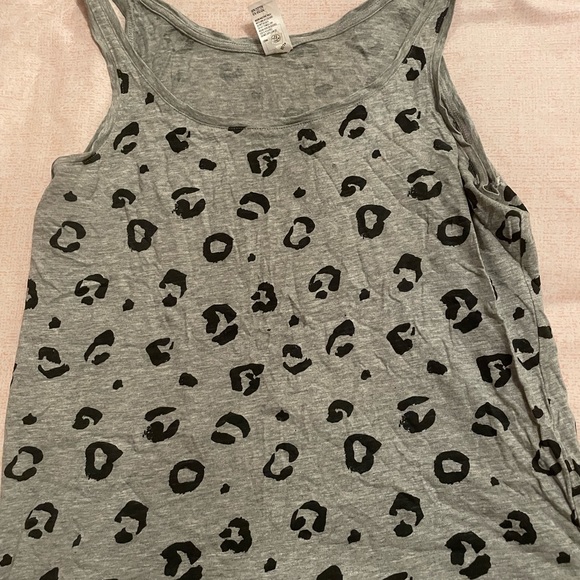 Tops - Ladies Grey Leopard Print Top